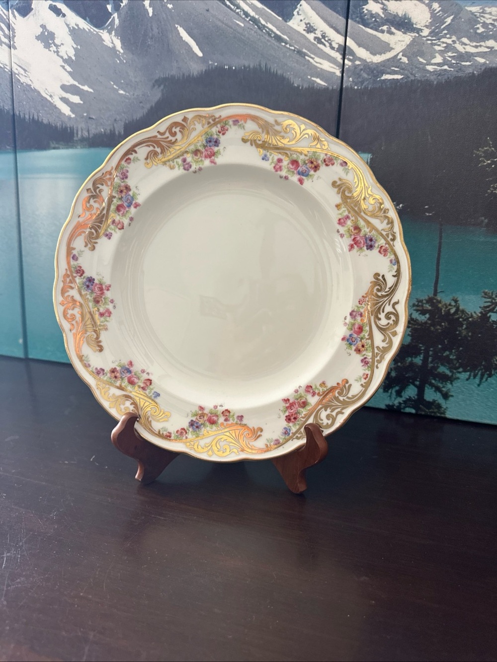 Elegant Gold-Trim Floral Rim Plate - White with Pink Accents